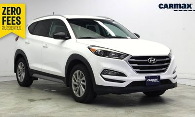 2017 Hyundai Tucson SE Popular Equipment