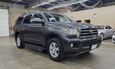 2017 Toyota Sequoia SR5 Grade