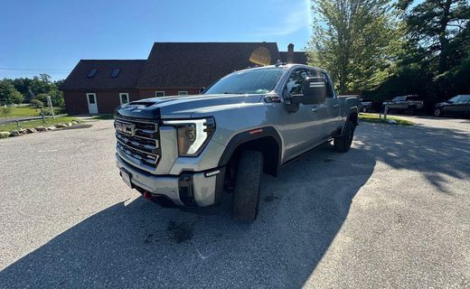 2025 GMC Sierra HD AT4