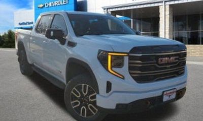 2026 GMC Sierra SLT
