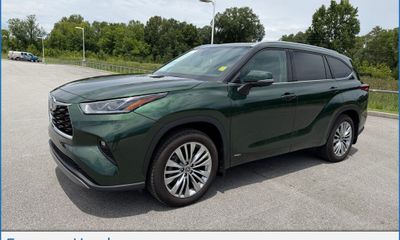 2023 Toyota Highlander Platinum