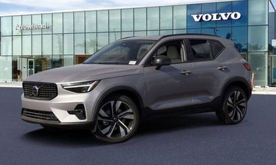 2026 Volvo XC40 Ultra Dark