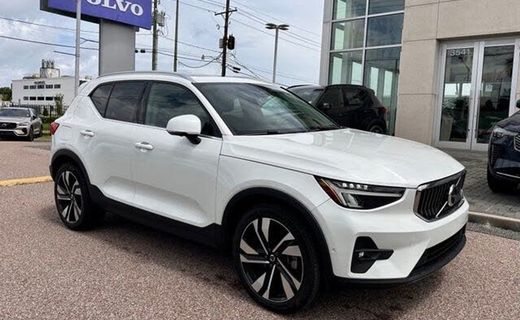 2023 Volvo XC40 Ultimate Bright