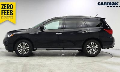 2017 Nissan Pathfinder S
