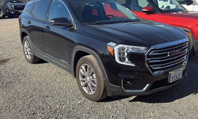 2023 GMC Terrain SLT