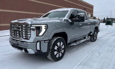 2025 GMC Sierra HD Denali