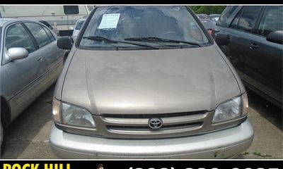 1999 Toyota Sienna LE XLE