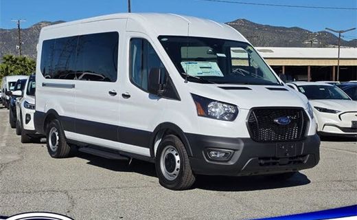 2025 Ford Transit Medium Roof