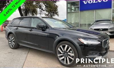2024 Volvo V90CC Ultimate
