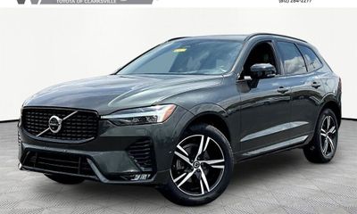 2022 Volvo XC60 R Design