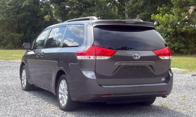 2012 Toyota Sienna LE