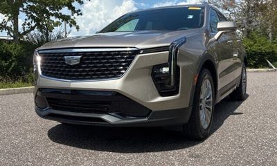 2024 Cadillac XT4 Premium Luxury