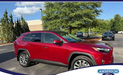 2025 Toyota RAV4 XLE