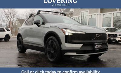 2026 Volvo EX30 CC Ultra