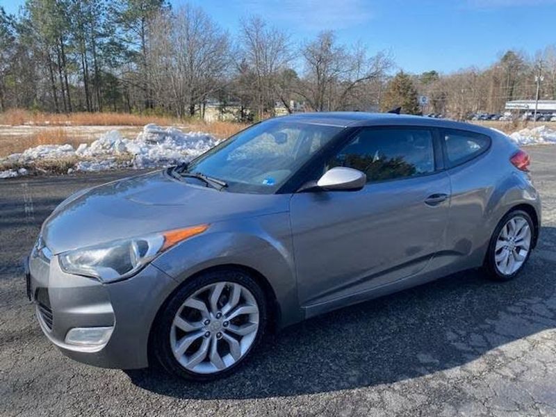 2012 Hyundai Veloster — a typically priced live listing