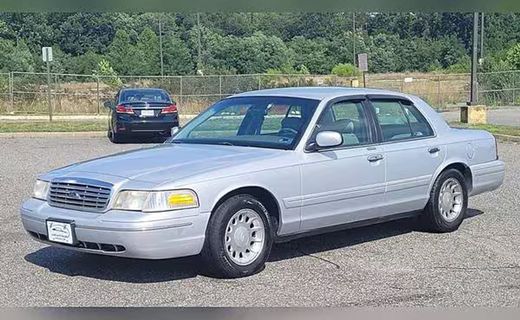 2000 Ford Crown Victoria LX