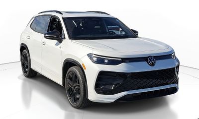 2026 Volkswagen Tiguan SE Black