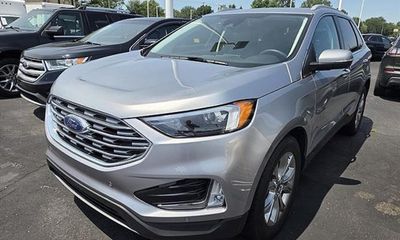 2023 Ford Edge Titanium