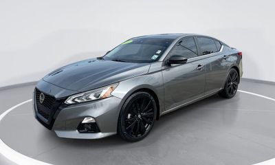 2022 Nissan Altima SR