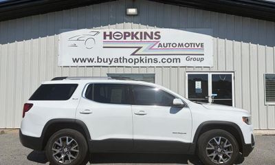 2023 GMC Acadia SLT