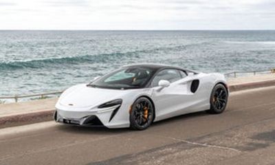2026 McLaren Artura