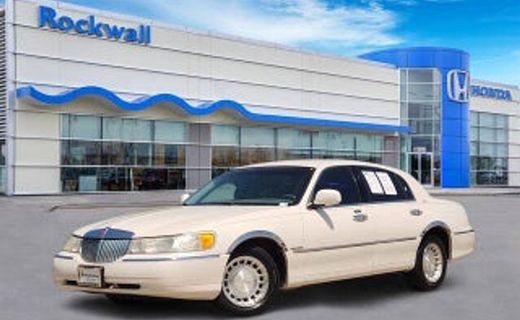2001 Lincoln Town CAR Signature