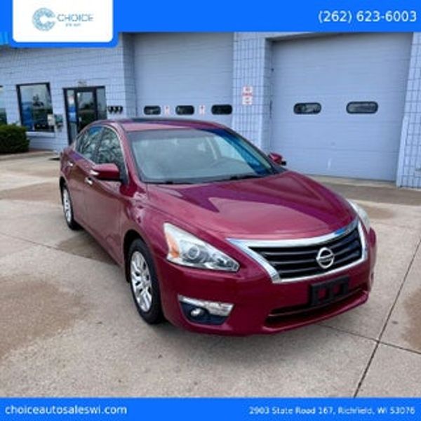 2015 Nissan Altima — a typically priced live listing
