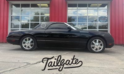 2005 Ford Thunderbird Deluxe