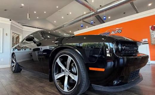 2016 Dodge Challenger SXT Plus