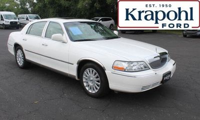 2004 Lincoln Town CAR Executive Signature
