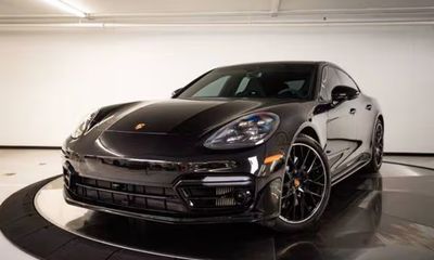 2023 Porsche Panamera GTS