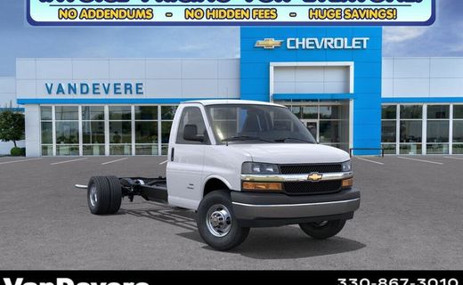 2026 Chevrolet Express 3500 Cutaway 177