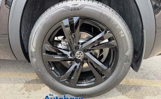 2026 Volkswagen Atlas Cross Sport 4MOTION SEL Black