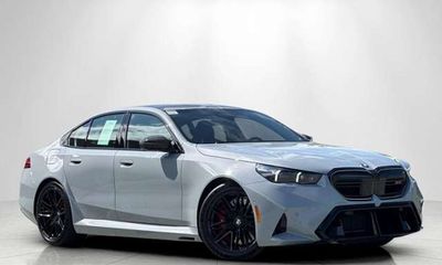 2025 BMW M5