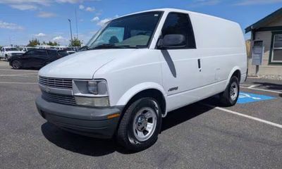 2002 Chevrolet Astro VAN Base