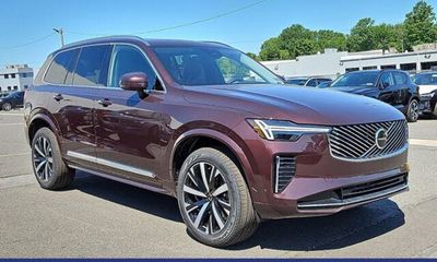 2026 Volvo XC90 Core