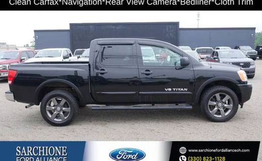 2015 Nissan Titan SV