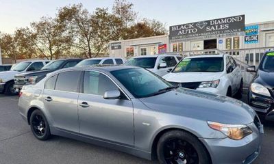 2004 BMW 525I