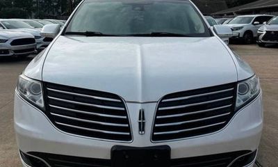 2019 Lincoln MKT Reserve