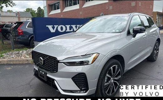 2023 Volvo XC60 Plus Dark