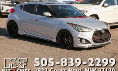 2015 Hyundai Veloster GLS Middle