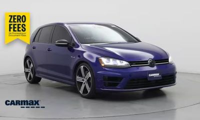2016 Volkswagen Golf R Base W DCC