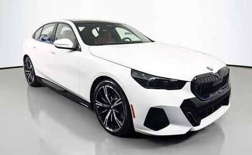 2027 BMW 550e xDrive