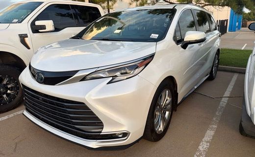 2022 Toyota Sienna Platinum