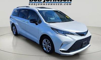 2023 Toyota Sienna XSE XLE