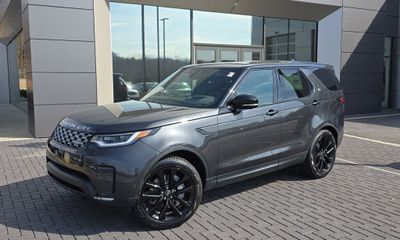 2026 Land Rover Discovery P300 S