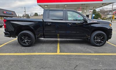 2023 Chevrolet Silverado RST