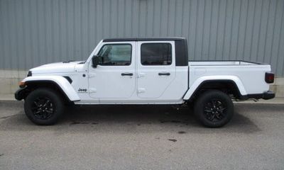 2022 Jeep Gladiator Sport