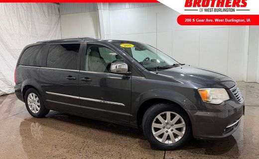 2011 Chrysler Town AND Country RT