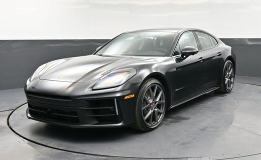 2026 Porsche Panamera 4